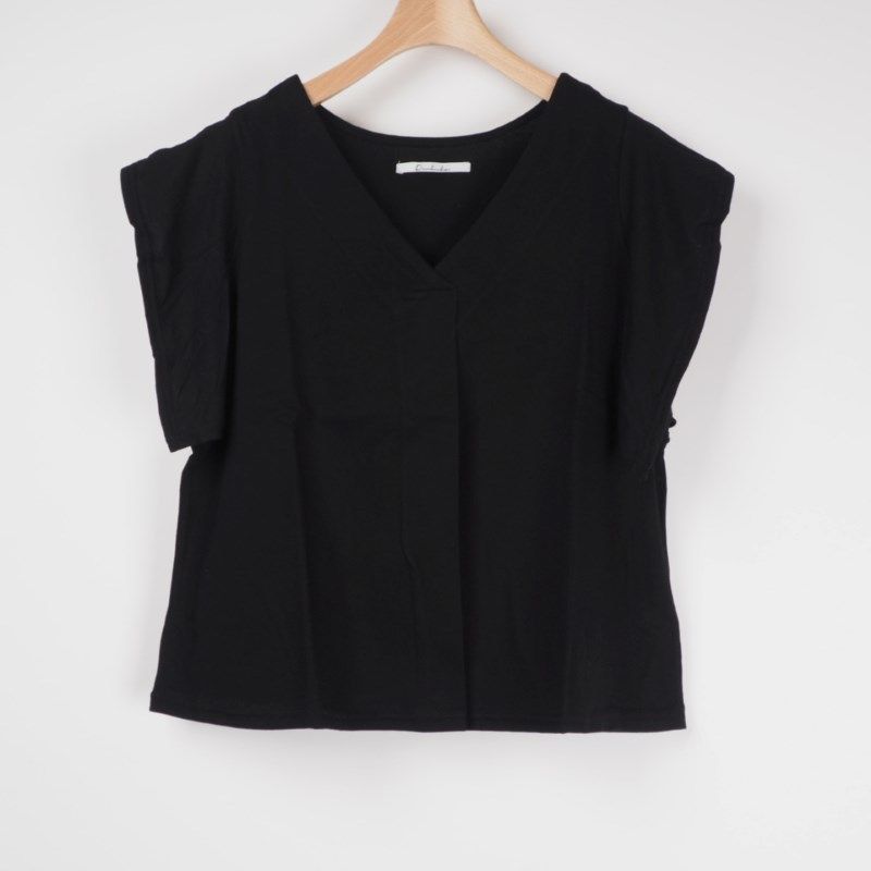 袖デザインVネックカットソー