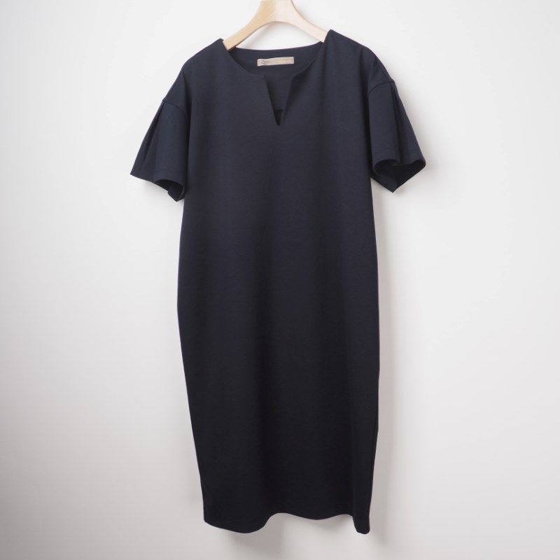 オープンフロントネックワンピース