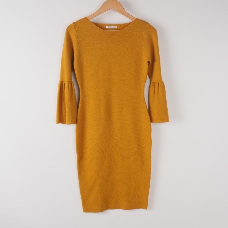 タックフレア袖ワンピース