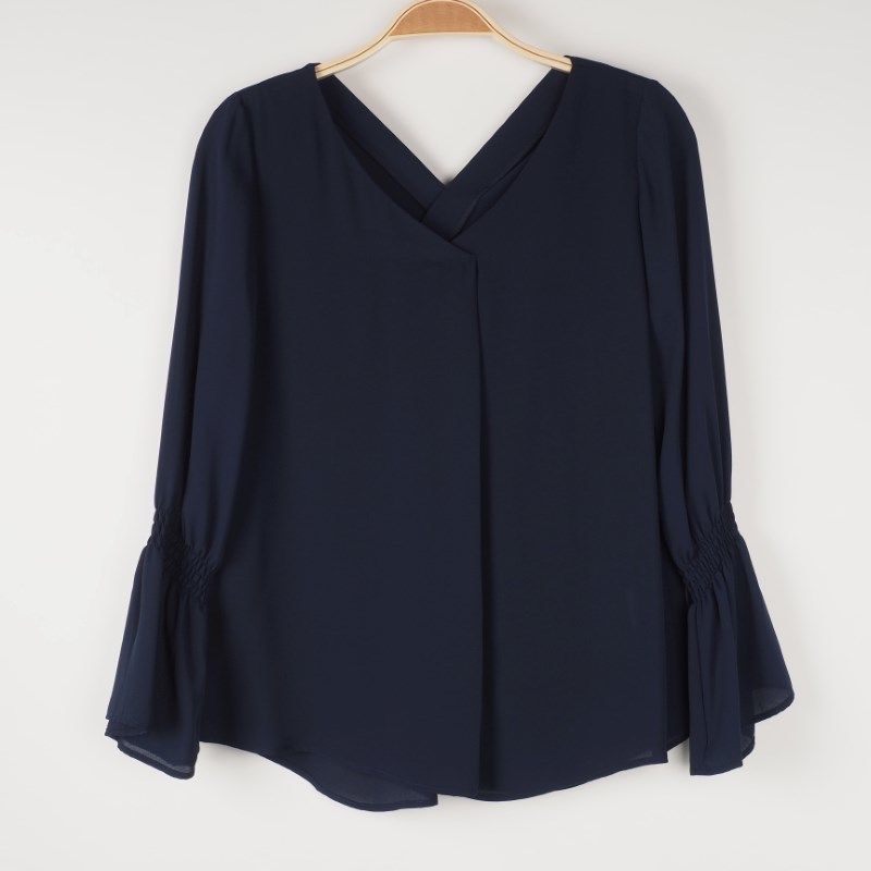 シャーリングデザインブラウス