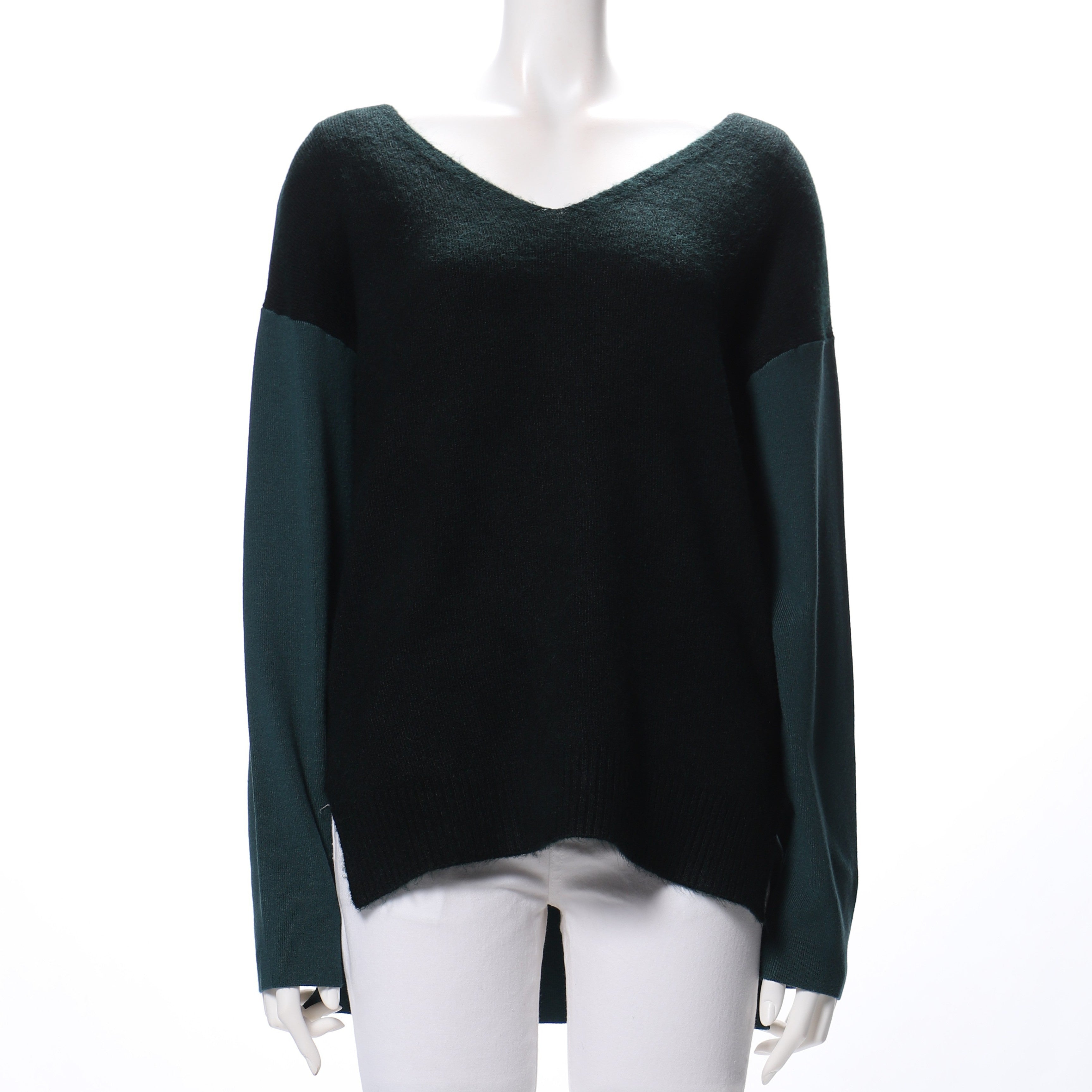 サイドスリットVネックニット