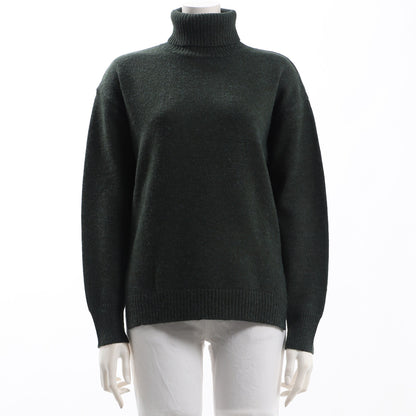 シンプルデザインタートルネックニット