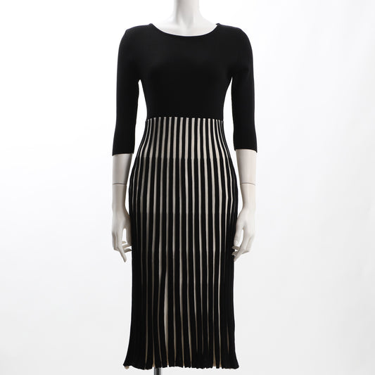 七分袖プリーツニットワンピース