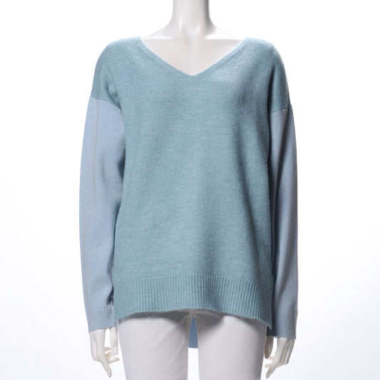 サイドスリットVネックニット