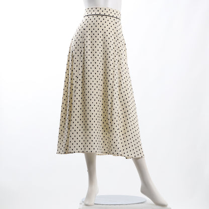 ビジュー付きバックボタンブラウス