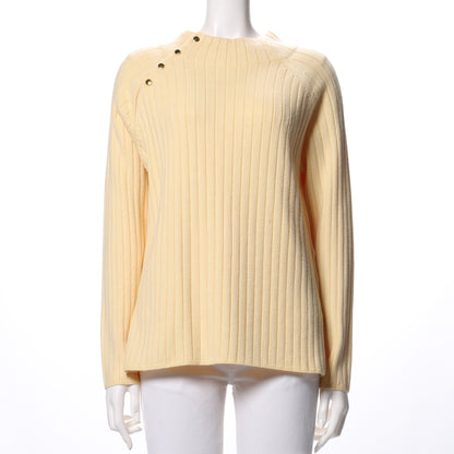 ゴールドボタンアクセントリブニット