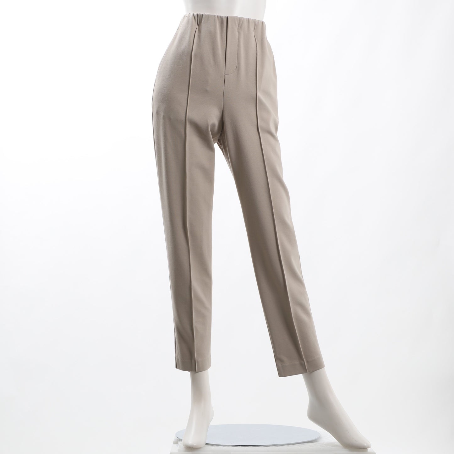 センターシームテーパードパンツ