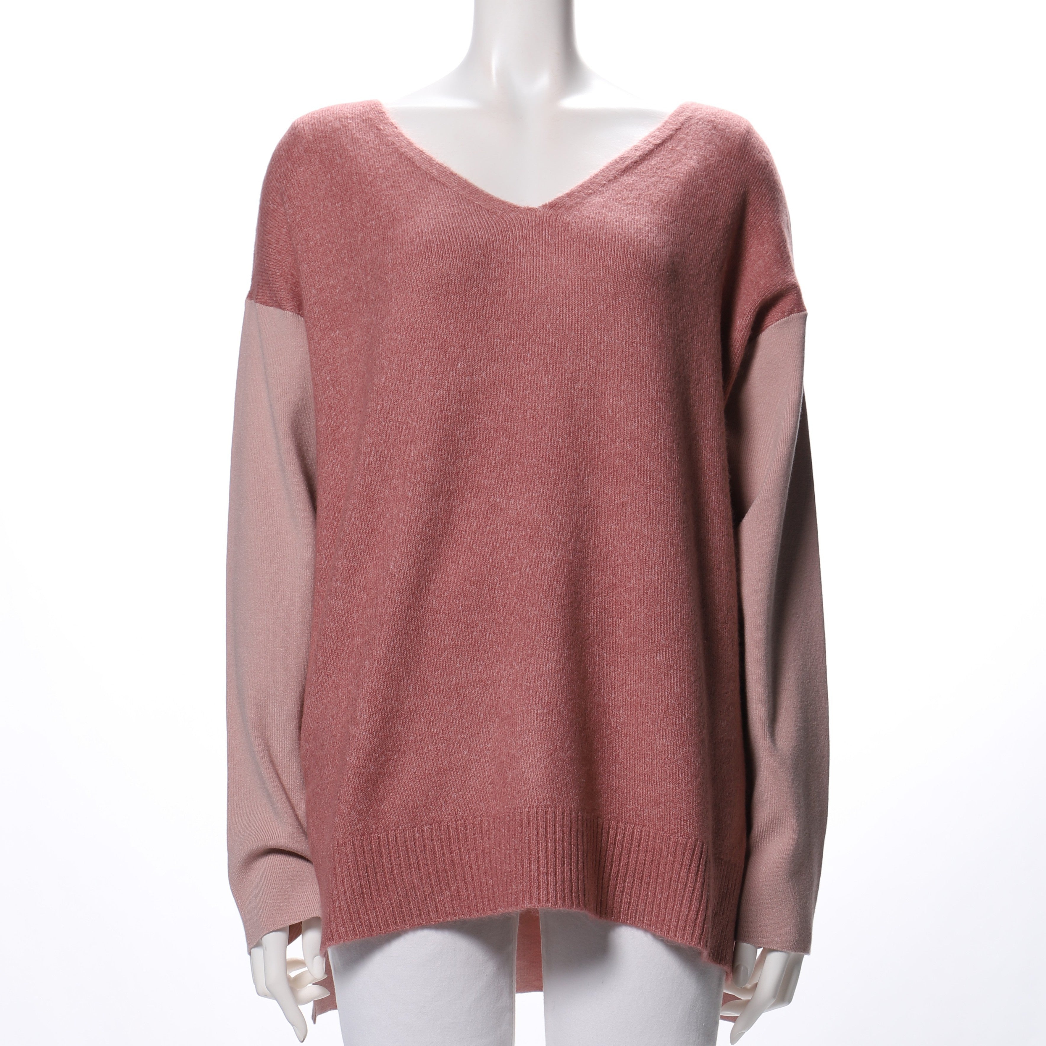 サイドスリットVネックニット