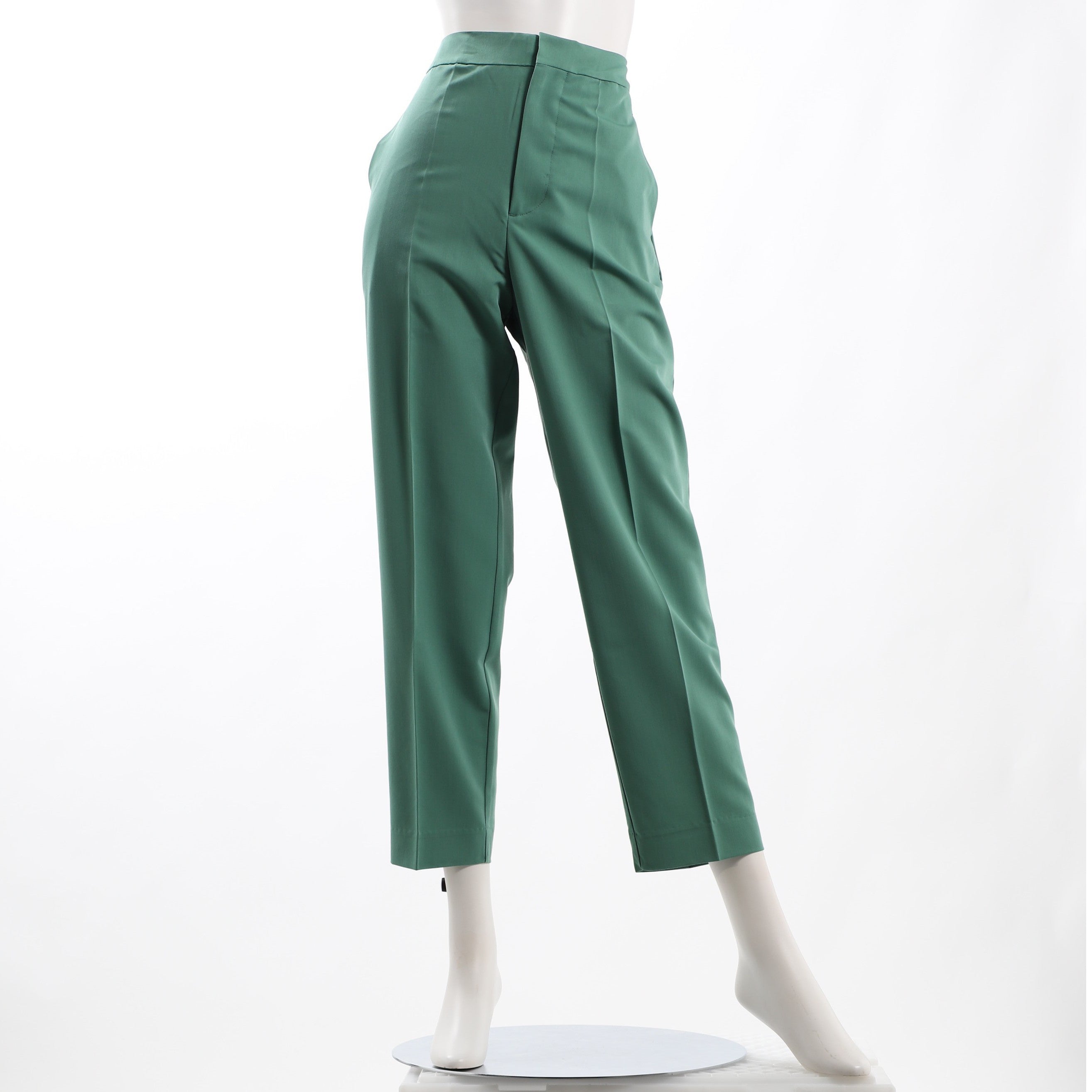 センタープレステーパードパンツ