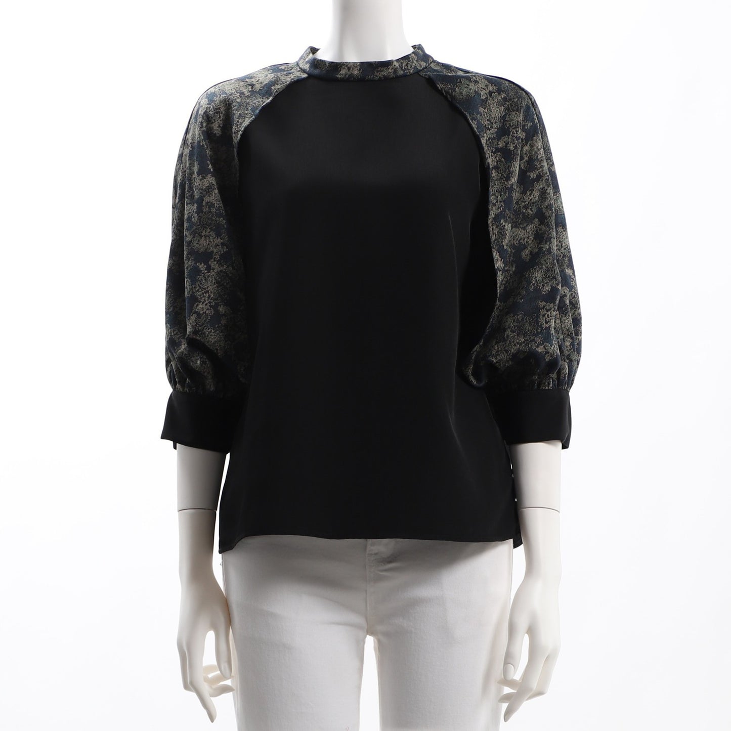 レイヤードスタンドネックブラウス