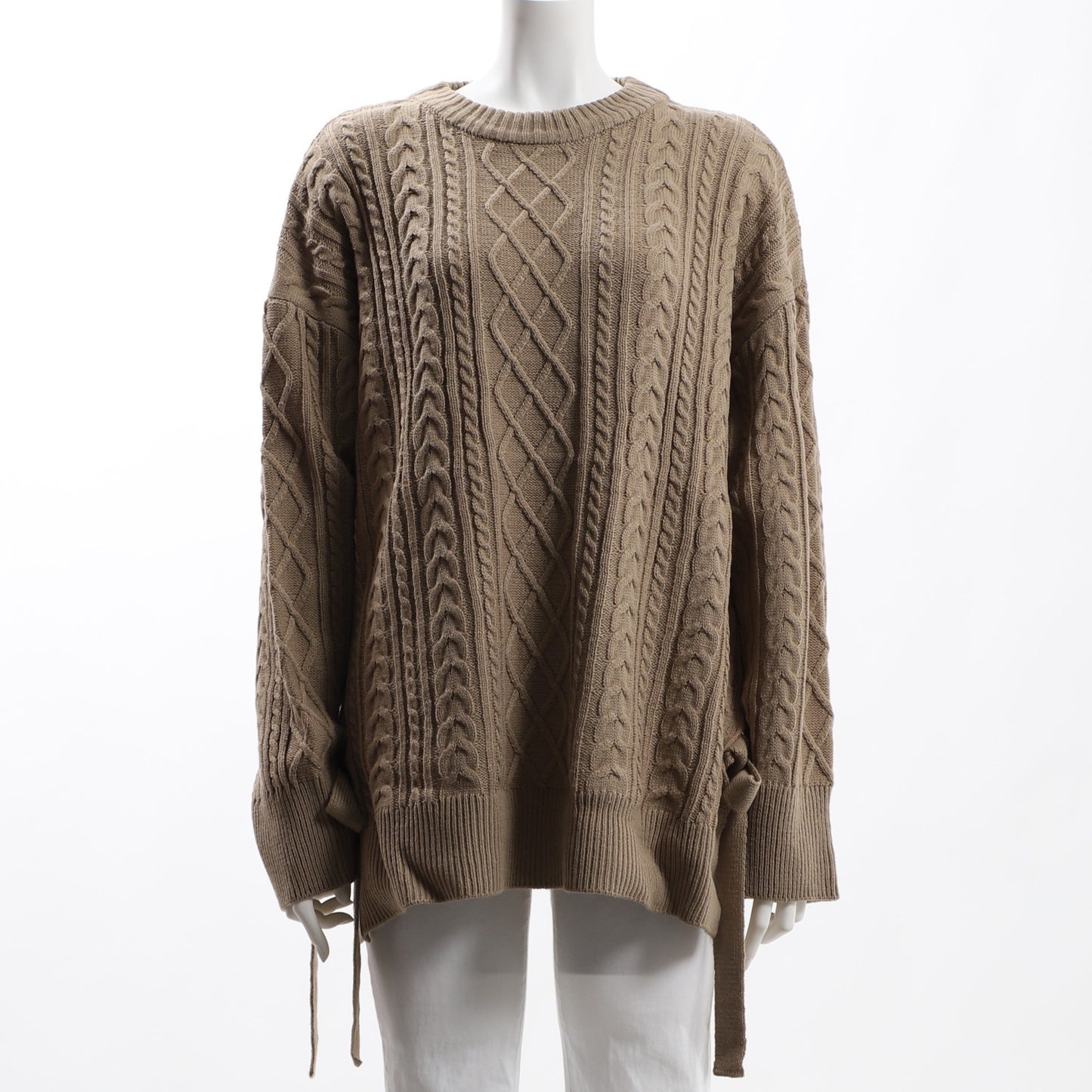 サイドデザインケーブルニット