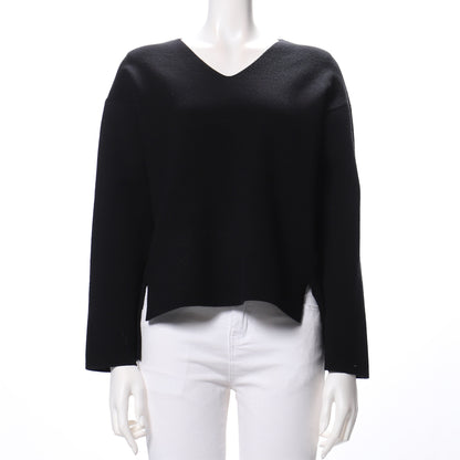 サイドスリット入りVネックニット