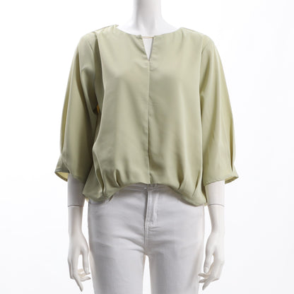 ネックラインメタルパーツブラウス