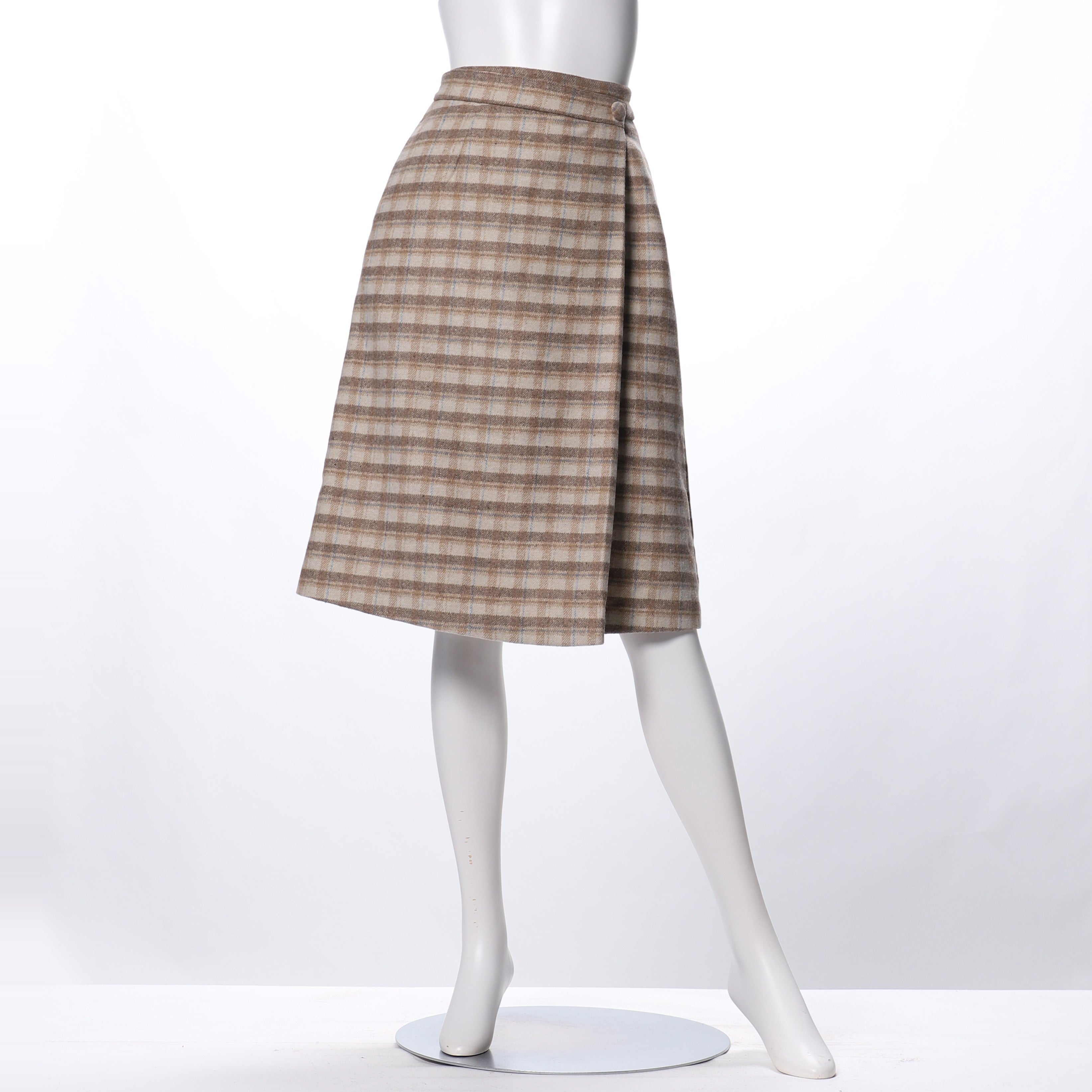 チェック柄ラップ風台形スカート