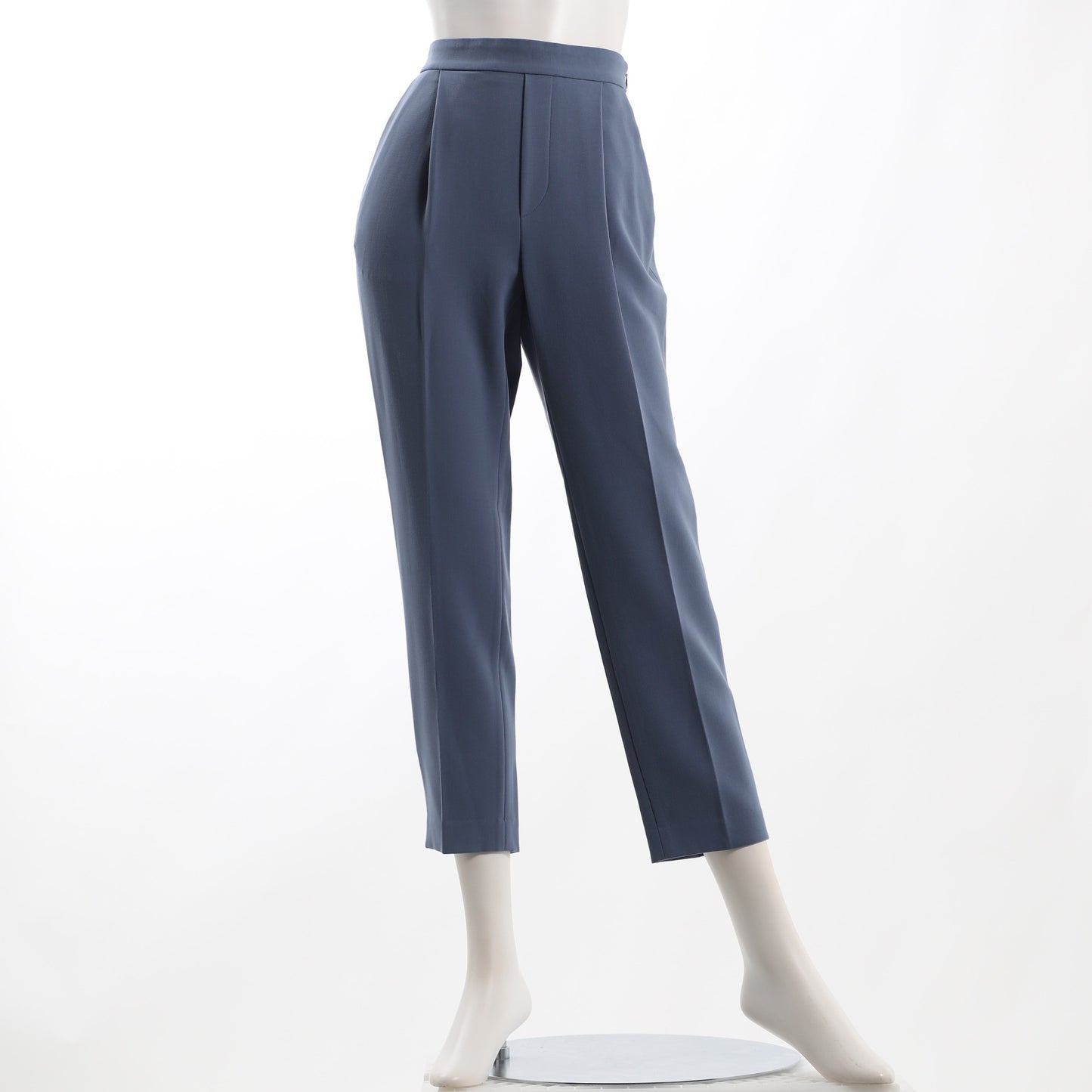 ワンタックテーパードパンツ