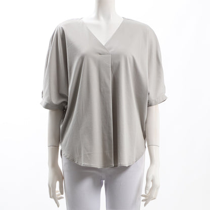 サイドスリット入りVネックカットソー