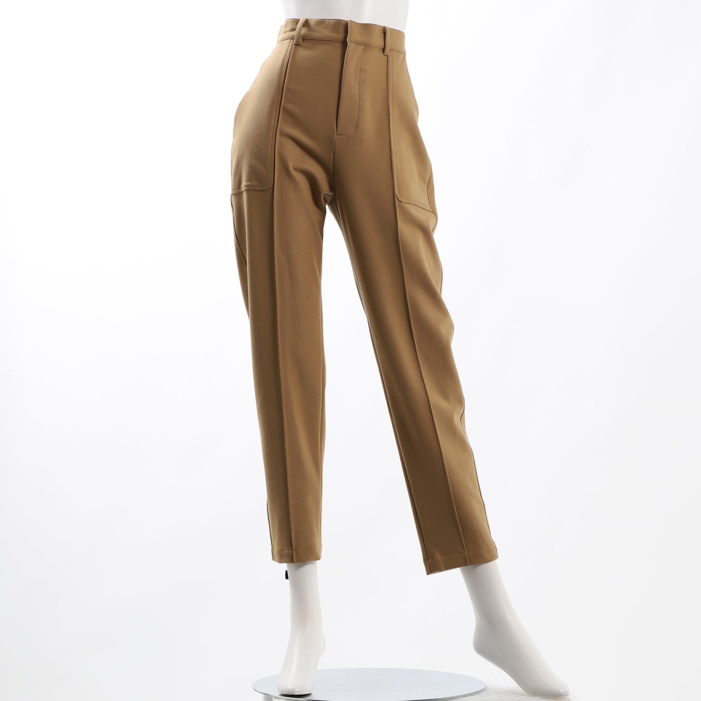 センターシームテーパードパンツ