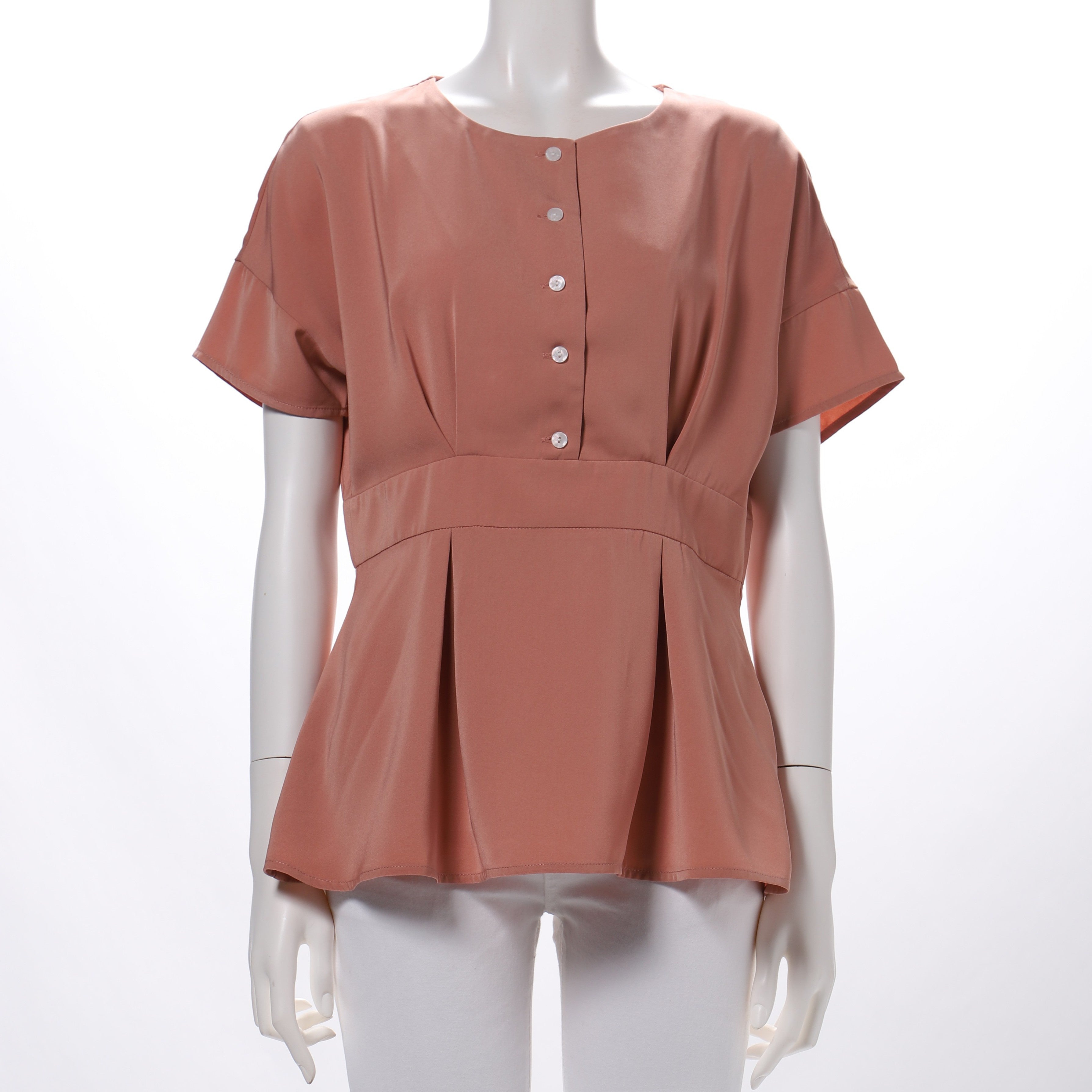 ペプラムデザインラウンドネックブラウス