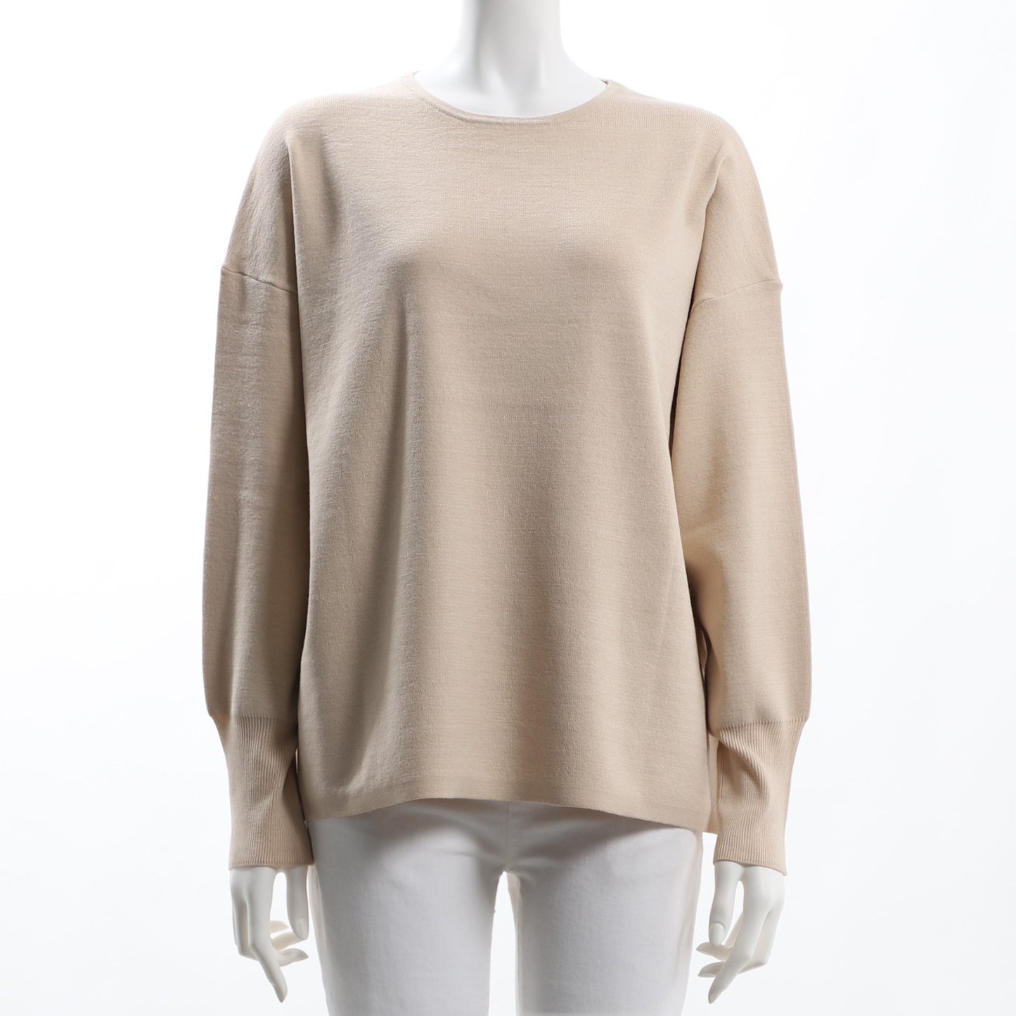 シンプルラウンドネックニット