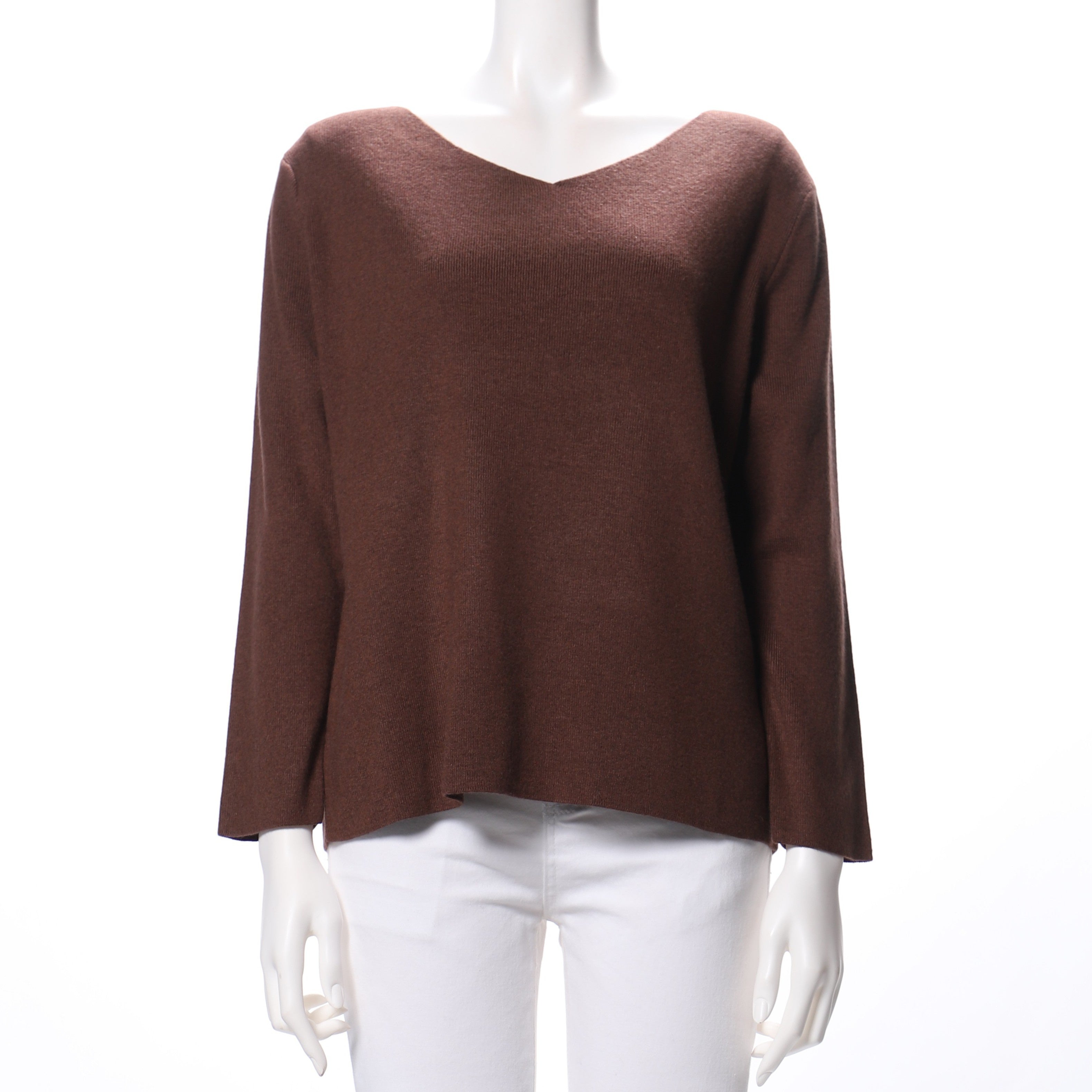 シンプルVネックニット