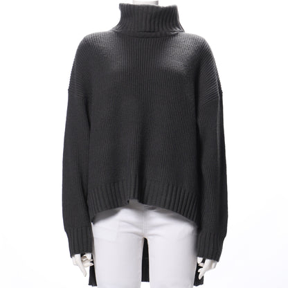 バックテールタートルネックニット