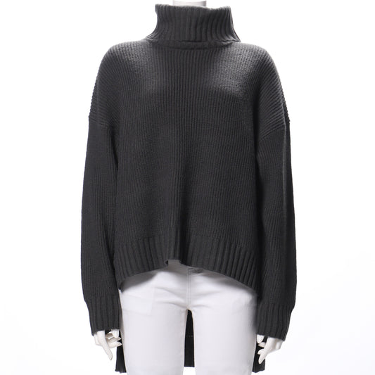 バックテールタートルネックニット