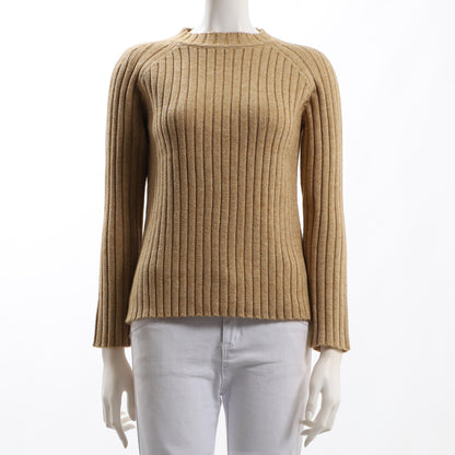 詰まったネックデザインラグランリブニット