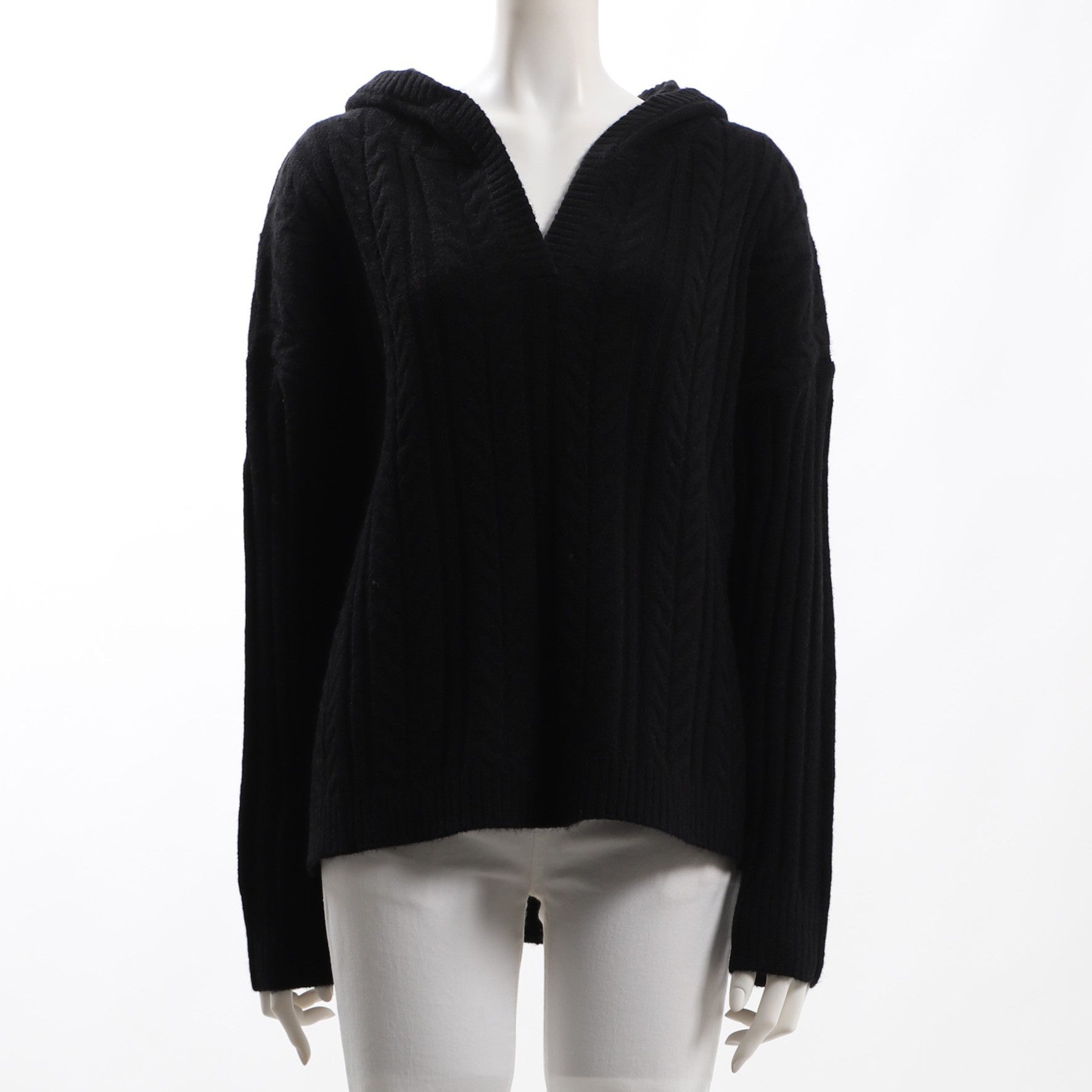 ケーブルフードニット