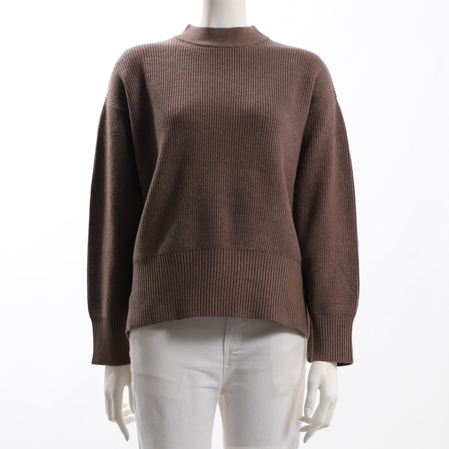 サイドスリットモックネックニット