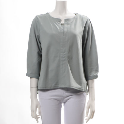 バックデザインメタルパーツカットソー