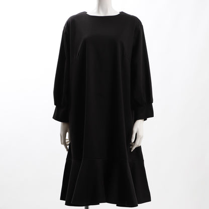 裾フレアワンピース