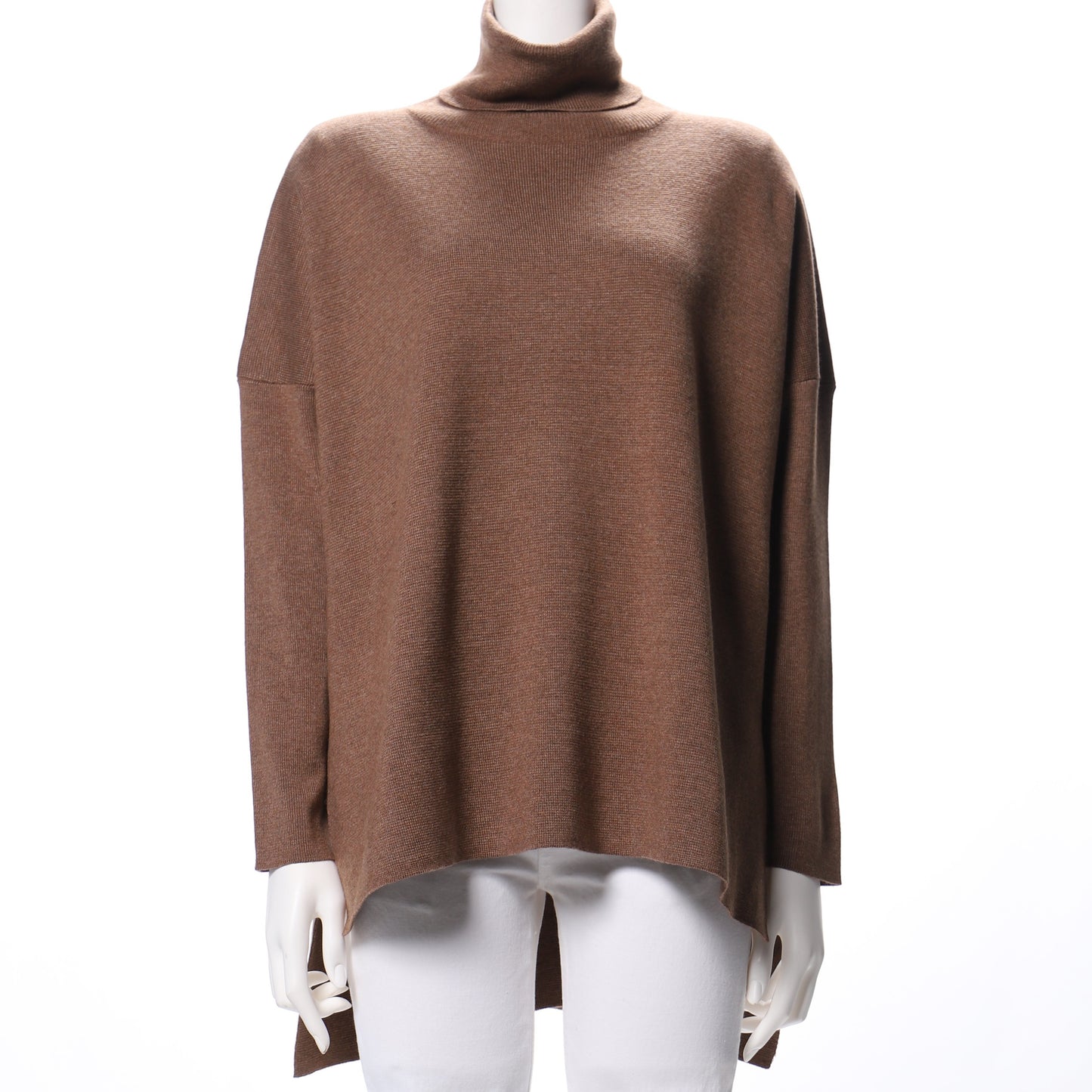 バックテールタートルネックニット