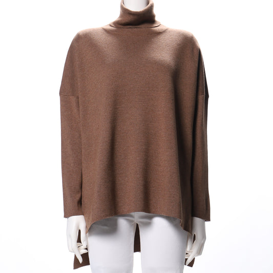 バックテールタートルネックニット