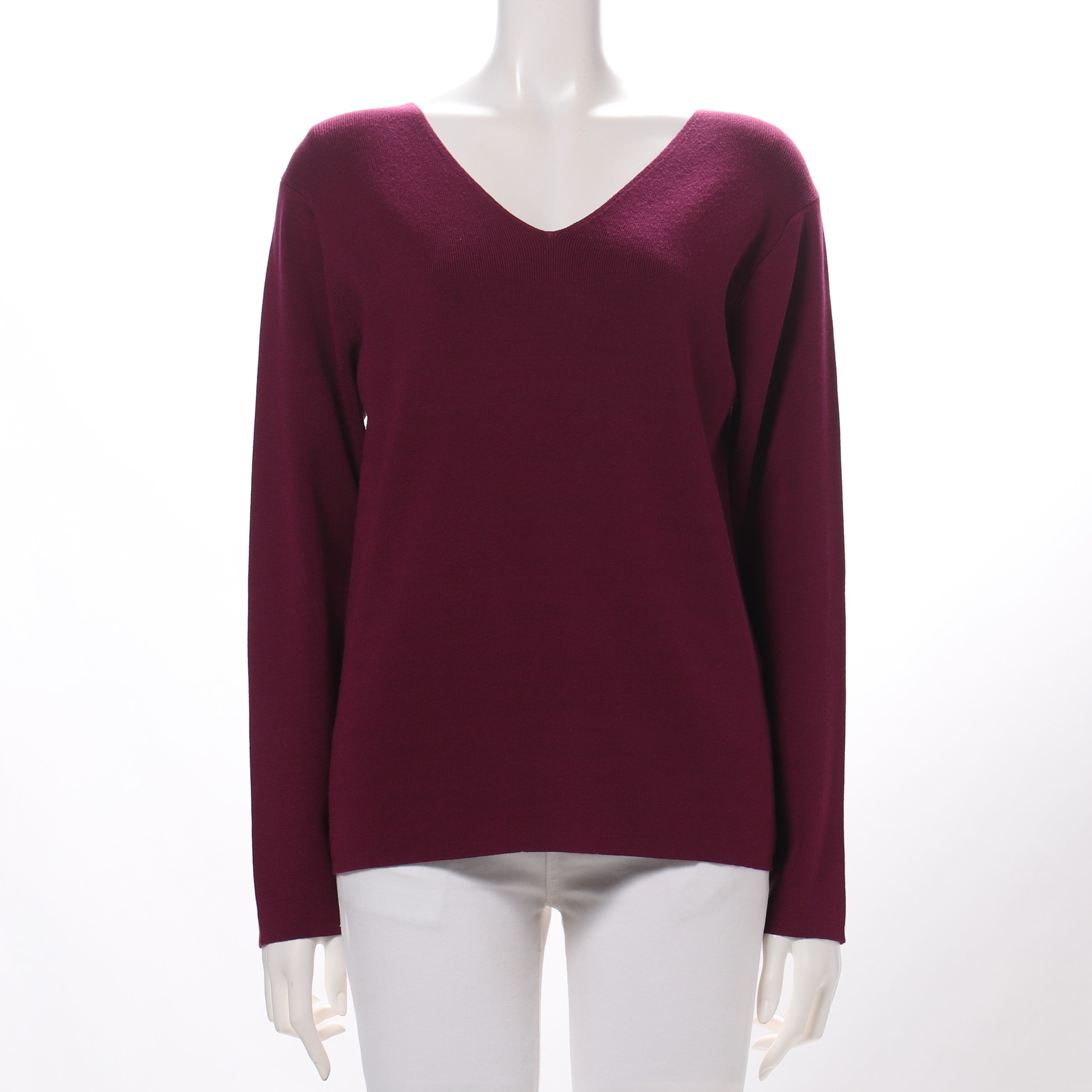 シンプルデザインVネックニット