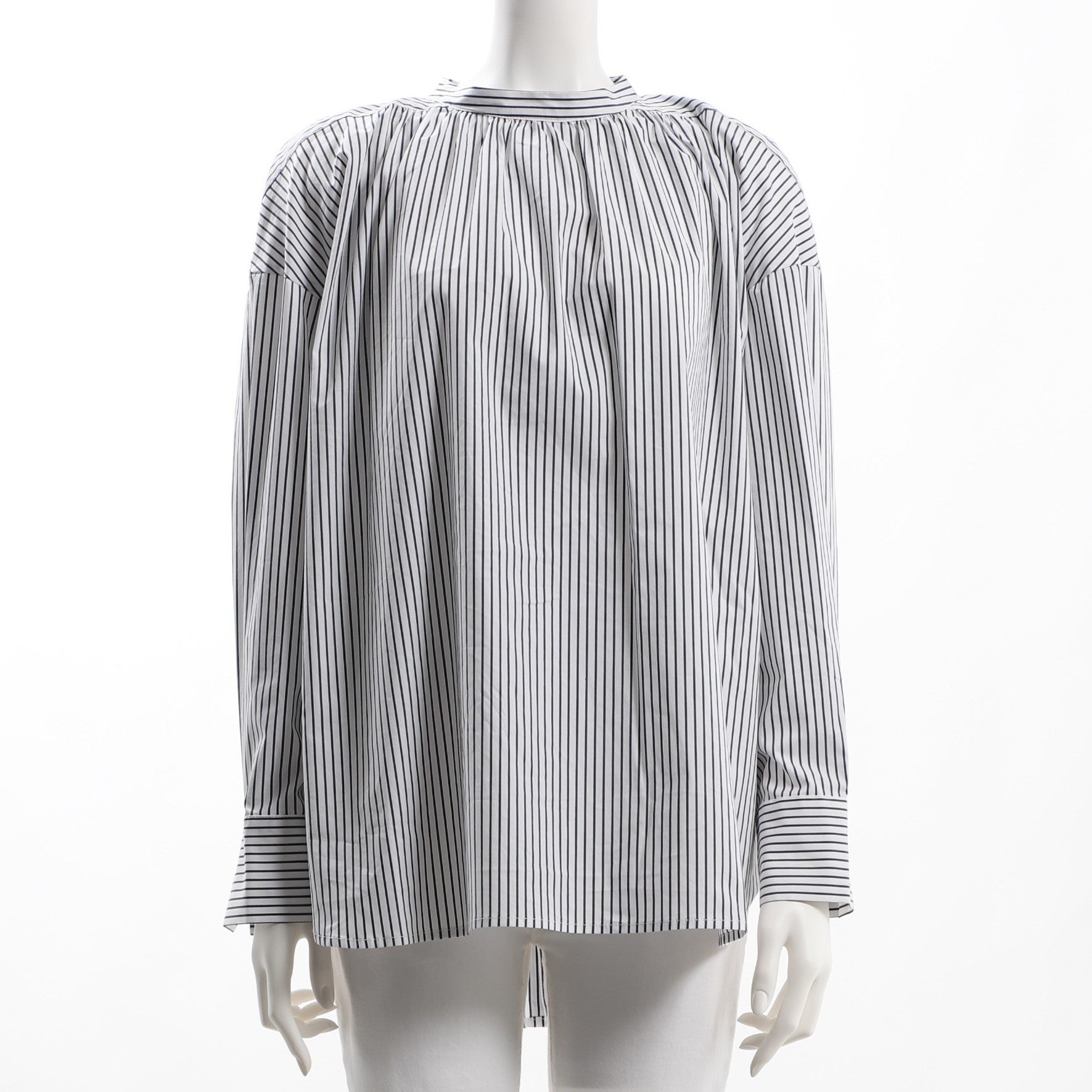 ストライプ柄バックボタンブラウス