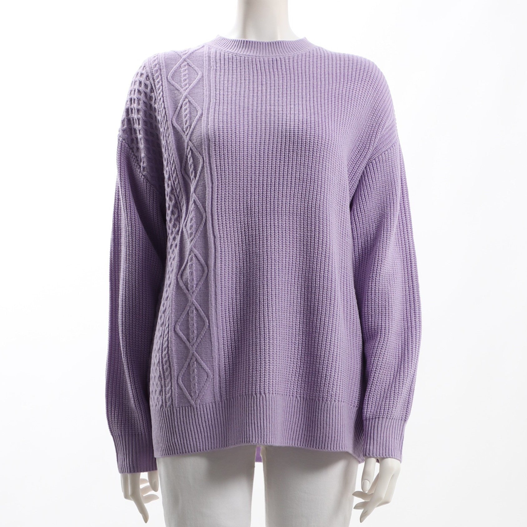 ケーブル編みデザインニット