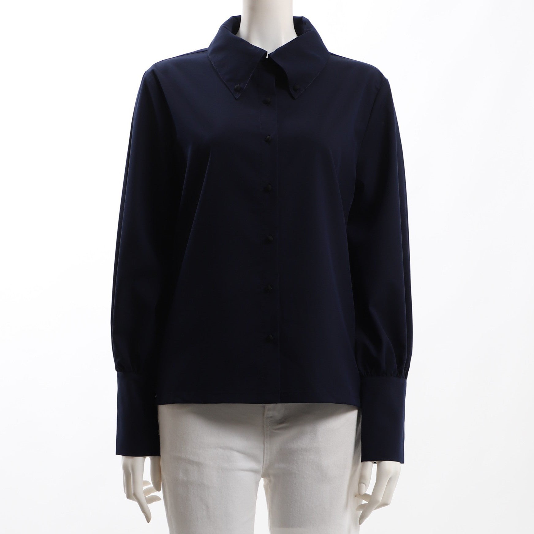 長めのカフスデザインブラウス