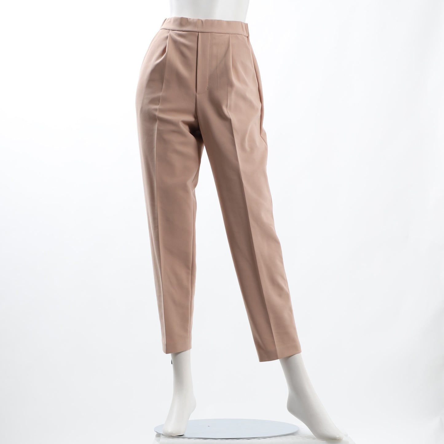 タック入りテーパードパンツ