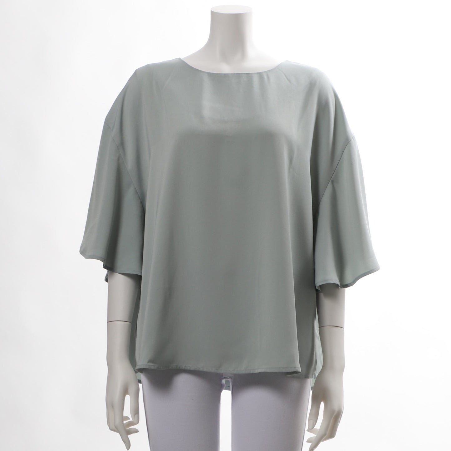 バックボタンフレアスリーブブラウス