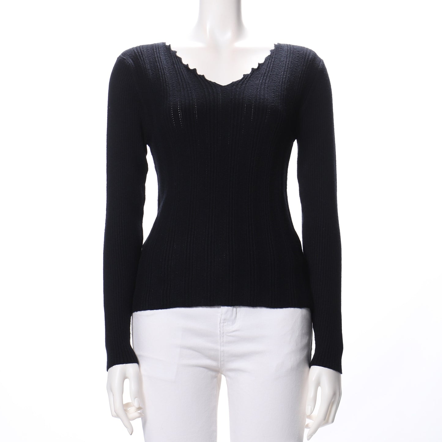 ギザギザネックラインリブニット