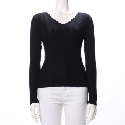 ギザギザネックラインリブニット