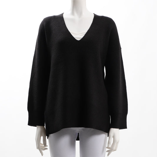 サイドスリット入りVネックニット