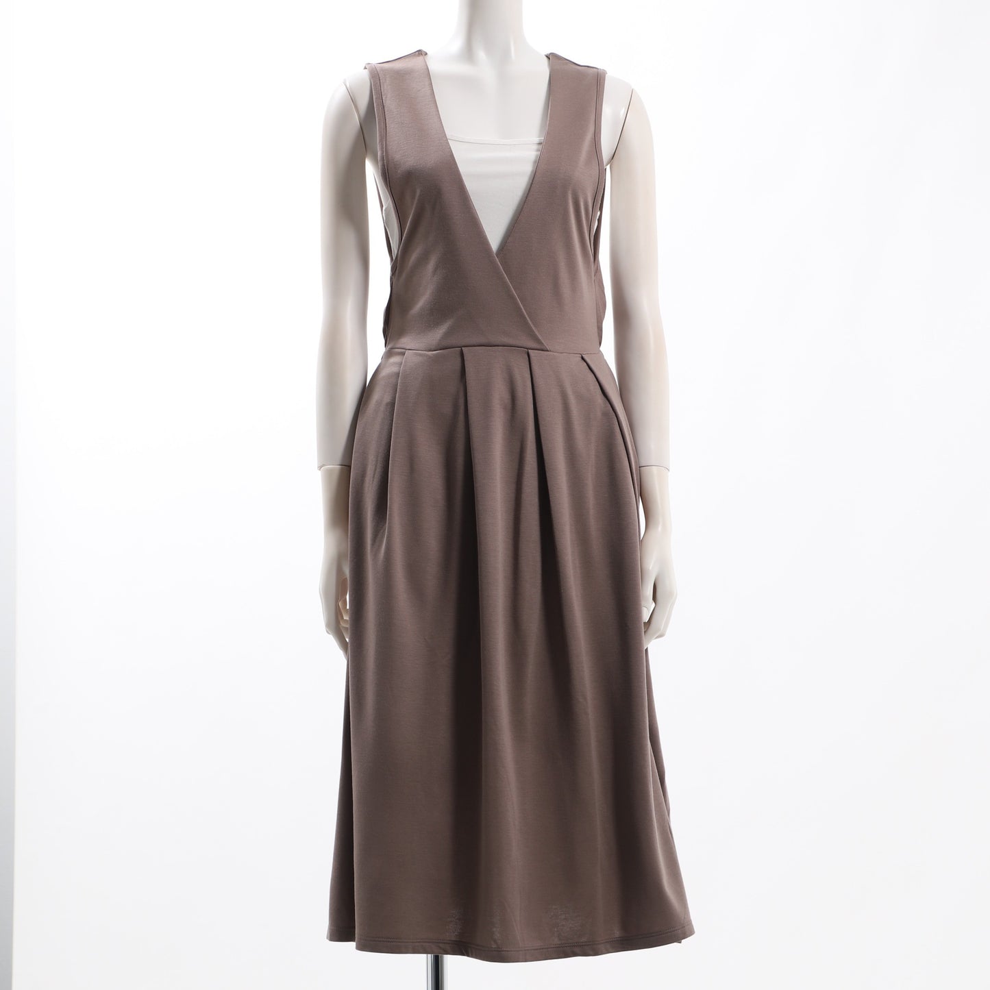 タック入りVネックジャンパースカート