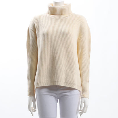 ドロップショルダーミドルゲージタートルネックニット