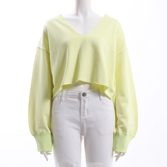 短め丈Vネックカットソー