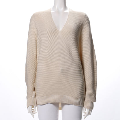 Vネックホールガーメントニット