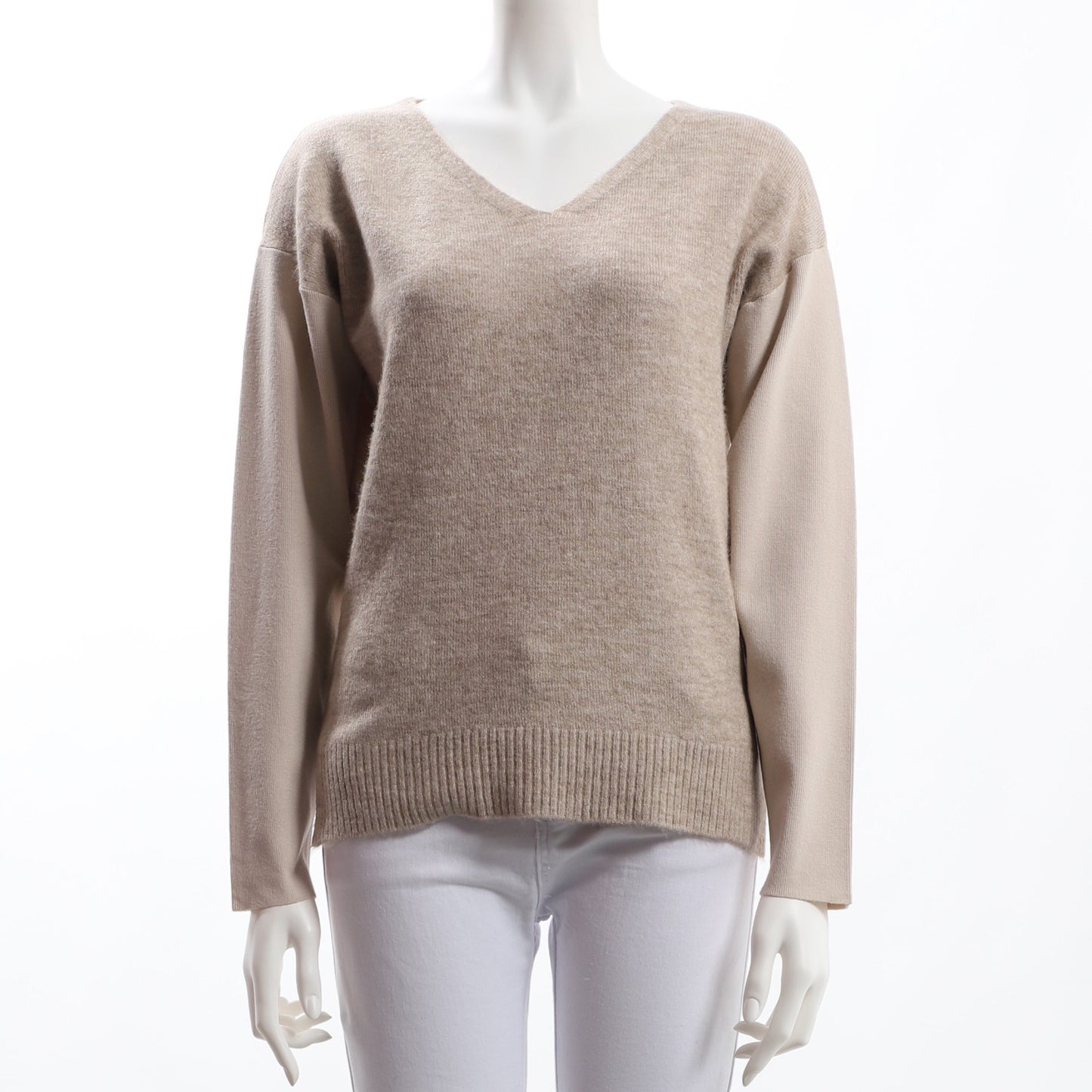 サイドスリットVネックニット