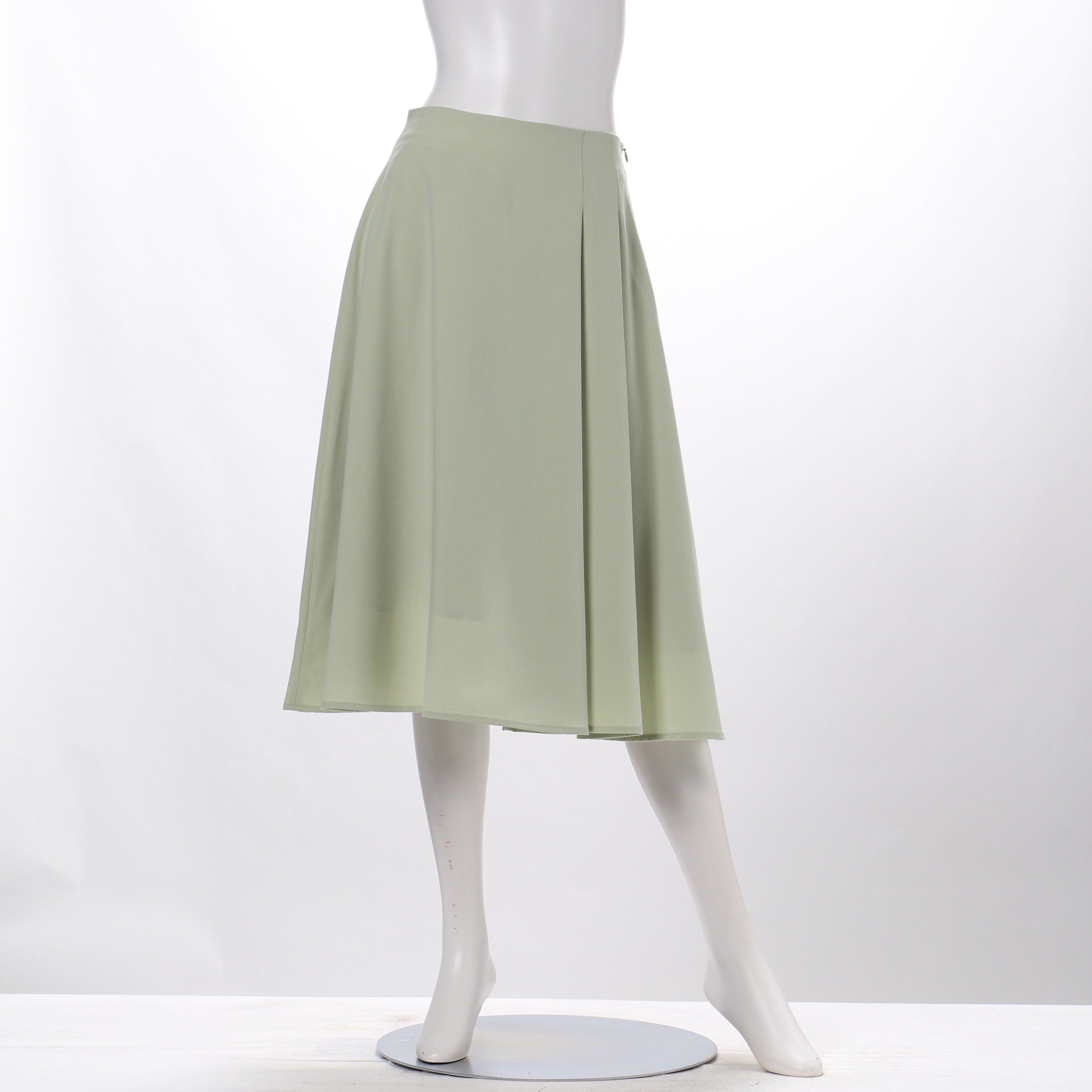 サイドタックフレアスカート