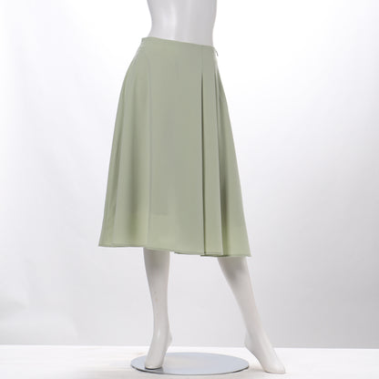 サイドタックフレアスカート