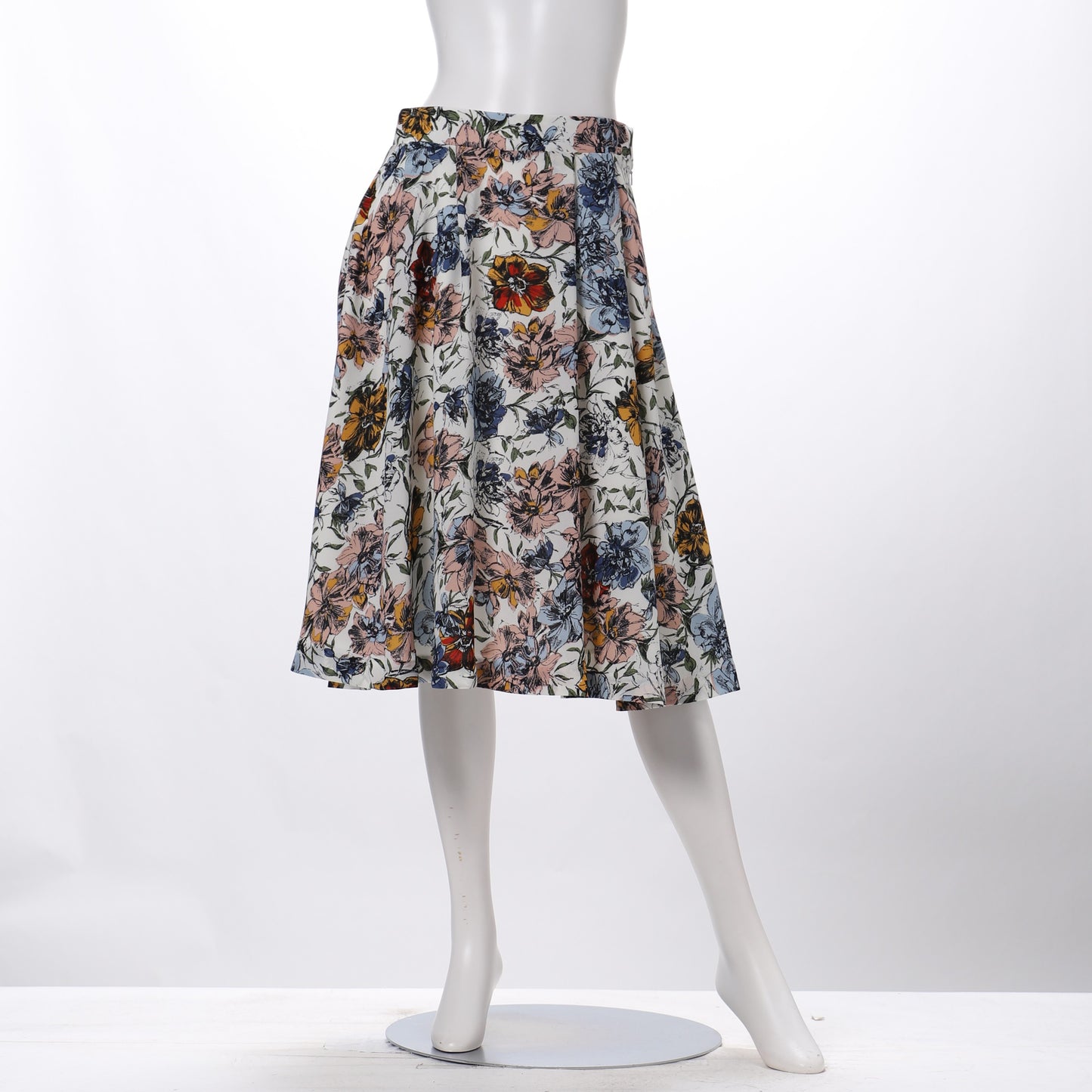 タック入り花柄フレアスカート